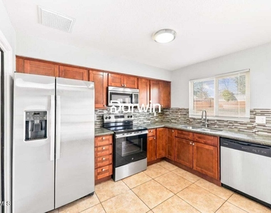 3214 W Michelle Drive - Photo Thumbnail 1