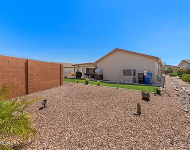 8840 E Sunland Avenue - Photo Thumbnail 19