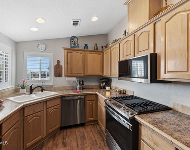 8840 E Sunland Avenue - Photo Thumbnail 10
