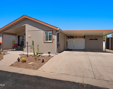 8840 E Sunland Avenue - Photo Thumbnail 3