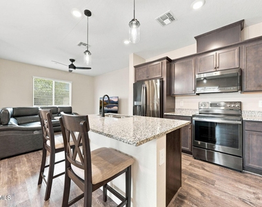 779 E Doral Avenue - Photo Thumbnail 3
