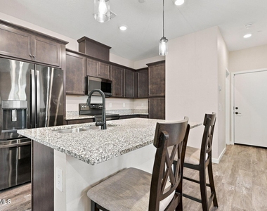 779 E Doral Avenue - Photo Thumbnail 2