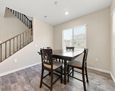779 E Doral Avenue - Photo Thumbnail 8