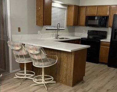 3410 E Shaw Butte Drive - Photo Thumbnail 3