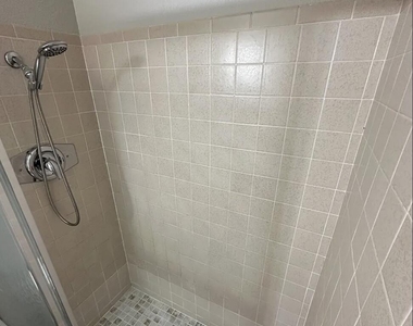 3410 E Shaw Butte Drive - Photo Thumbnail 12