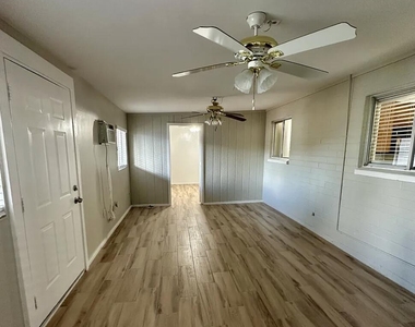 3410 E Shaw Butte Drive - Photo Thumbnail 10