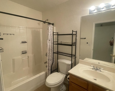 8326 W Tinajas Drive - Photo Thumbnail 9