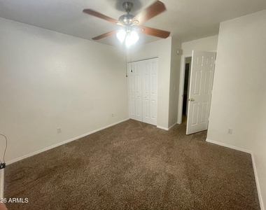 8326 W Tinajas Drive - Photo Thumbnail 8