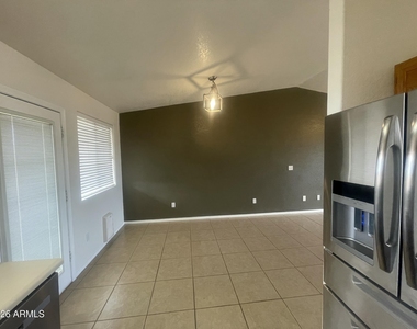 8326 W Tinajas Drive - Photo Thumbnail 6