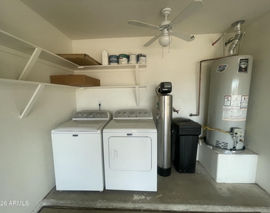 8326 W Tinajas Drive - Photo Thumbnail 14