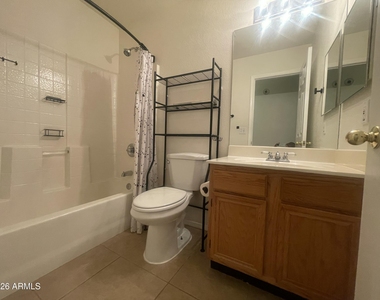 8326 W Tinajas Drive - Photo Thumbnail 10