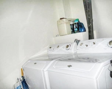 7 Whitehall Way - Photo Thumbnail 5