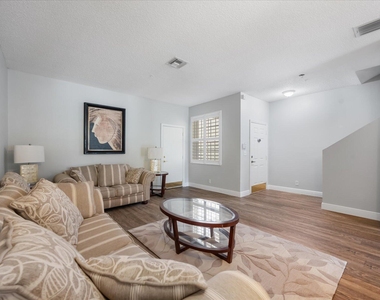 112 Lighthouse Circle - Photo Thumbnail 4