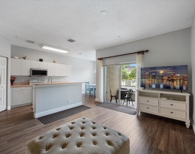 112 Lighthouse Circle - Photo Thumbnail 6