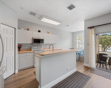 112 Lighthouse Circle - Photo Thumbnail 7