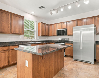 4081 E Oakland Street - Photo Thumbnail 6