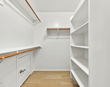 4081 E Oakland Street - Photo Thumbnail 12