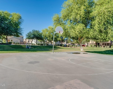 4081 E Oakland Street - Photo Thumbnail 40