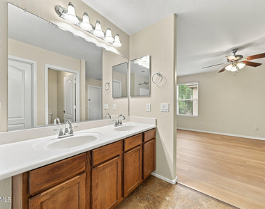4081 E Oakland Street - Photo Thumbnail 18