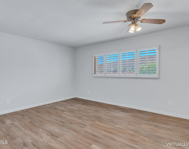 3933 S Pine Street - Photo Thumbnail 20