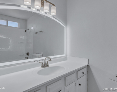 3933 S Pine Street - Photo Thumbnail 23