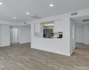 3933 S Pine Street - Photo Thumbnail 9