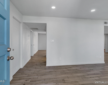 3933 S Pine Street - Photo Thumbnail 4