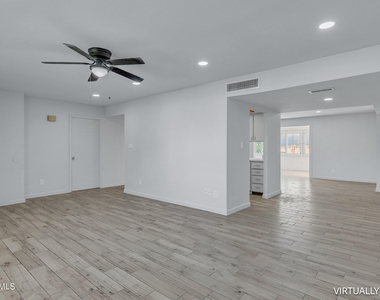 3933 S Pine Street - Photo Thumbnail 6