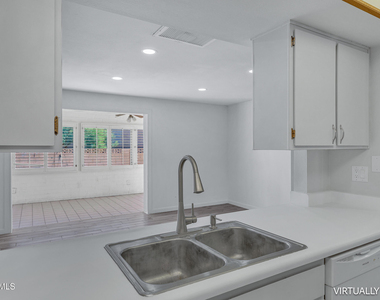 3933 S Pine Street - Photo Thumbnail 11
