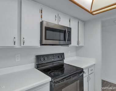 3933 S Pine Street - Photo Thumbnail 12