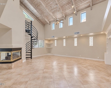 11774 N 83rd Place - Photo Thumbnail 7