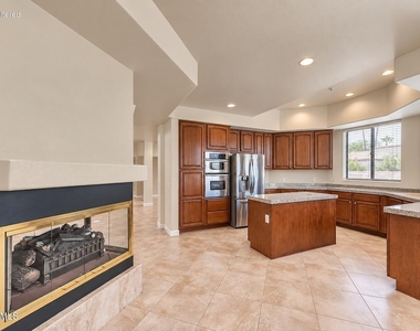 11774 N 83rd Place - Photo Thumbnail 11
