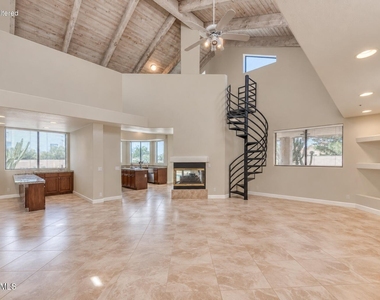 11774 N 83rd Place - Photo Thumbnail 5