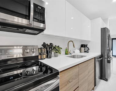 4536 Poinciana Street - Photo Thumbnail 7