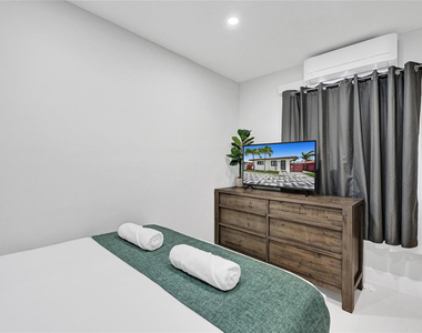 4536 Poinciana Street - Photo Thumbnail 13