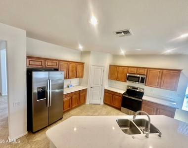 11709 W Sherman Street - Photo Thumbnail 2