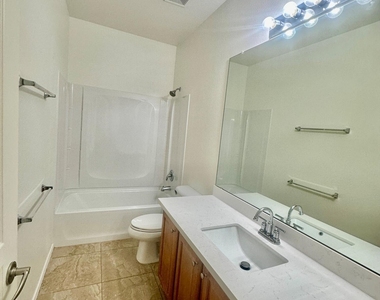 11709 W Sherman Street - Photo Thumbnail 10