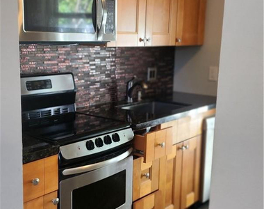 1313 Ne 16th Terrace - Photo Thumbnail 1