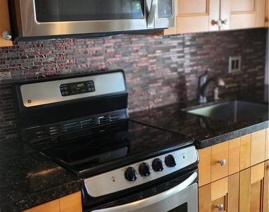 1313 Ne 16th Terrace - Photo Thumbnail 5