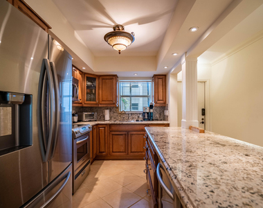 1212 Se 2nd Court - Photo Thumbnail 4