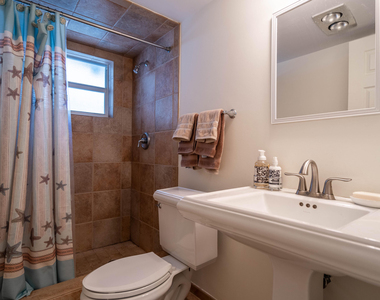 1212 Se 2nd Court - Photo Thumbnail 25