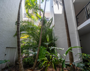 1212 Se 2nd Court - Photo Thumbnail 48