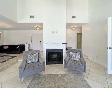 4975 Nw 6th Street - Photo Thumbnail 5