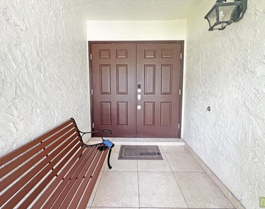 4975 Nw 6th Street - Photo Thumbnail 3