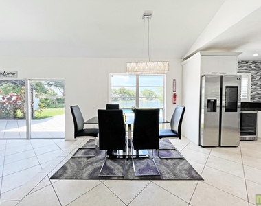 4975 Nw 6th Street - Photo Thumbnail 7