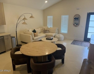 2303 E Weldon Avenue - Photo Thumbnail 6
