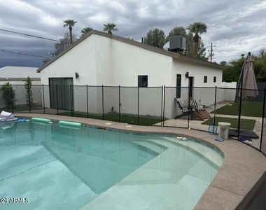 2303 E Weldon Avenue - Photo Thumbnail 17