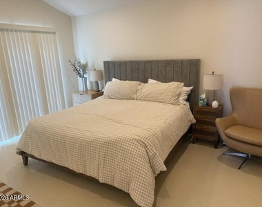 2303 E Weldon Avenue - Photo Thumbnail 12