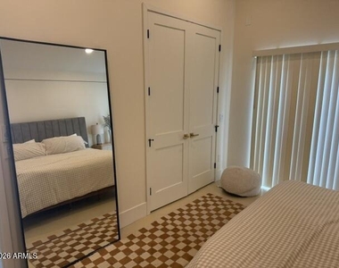 2303 E Weldon Avenue - Photo Thumbnail 13