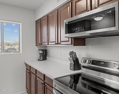 540 S West Road - Photo Thumbnail 6